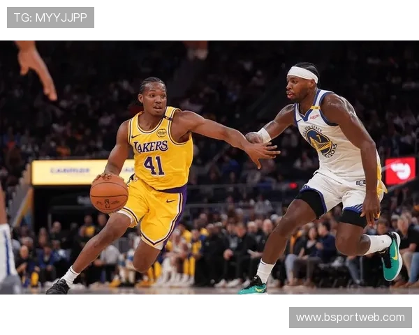 NBA比赛中的激烈对抗有哪些典型表现